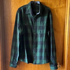 Men’s Tailor Vintage Green and Black Buffalo Plaid Button-Down Shirt Medium